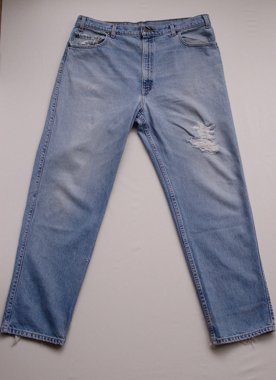 Vintage 1998 Levi's 540 Relaxed Tapered 'dad' Jeans |  Made in USA | Distressed